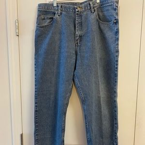 Wrangler Relaxed Fit Jeans. 38x32.